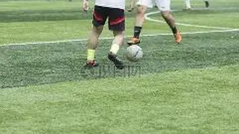 国足连败，沙场失利！晨报：林良铭染红，蒋光太不幸受伤